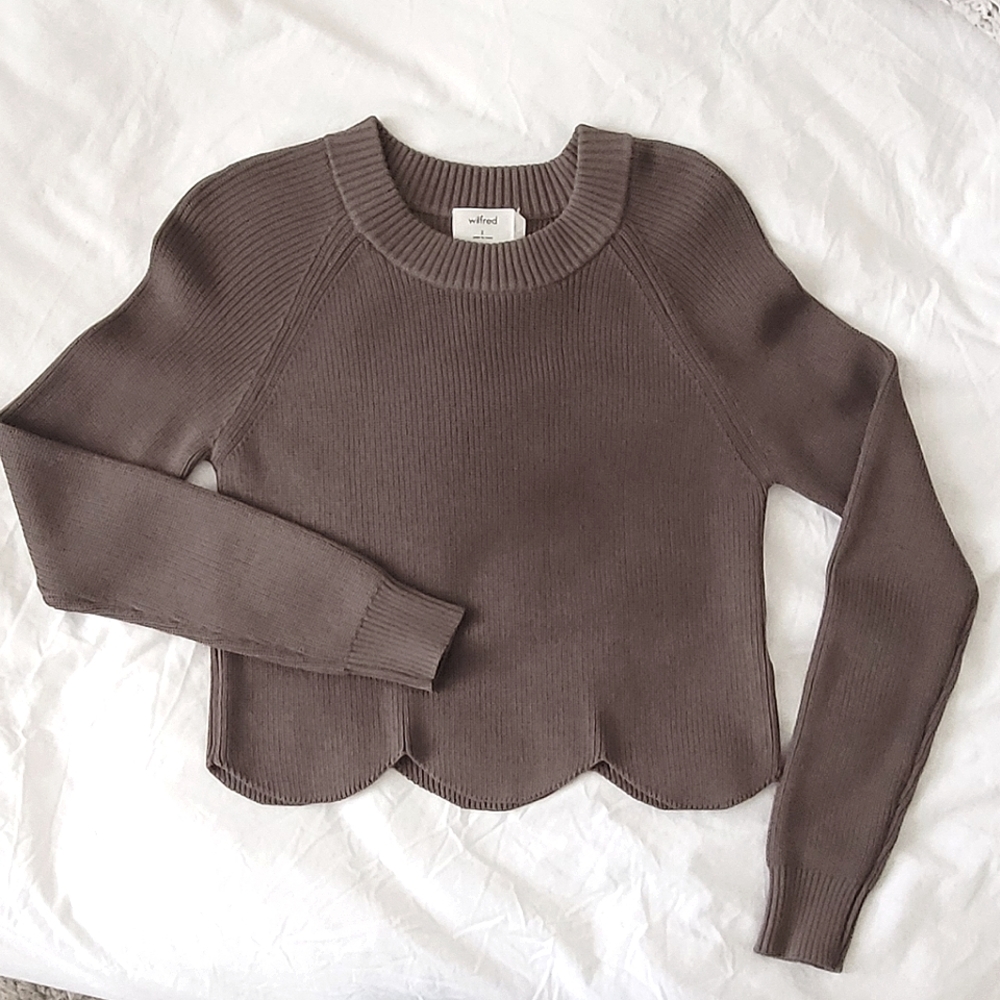 Aritzia Wilfred Scalloped Cropped Knit Sweater